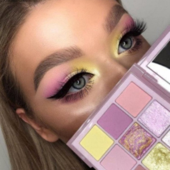 Huda Beauty (Discontinued) Pastel Obsessions Rose Eyeshadow Palette - Picture 5 of 7